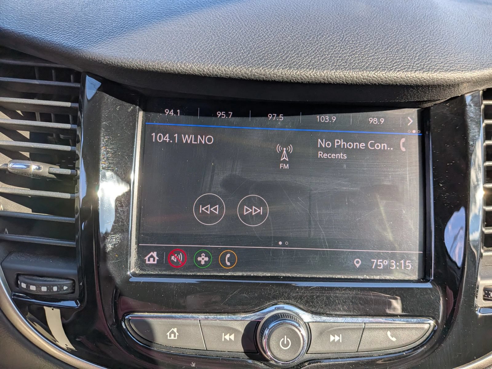 Used 2020 Chevrolet Trax LT FWD image 48