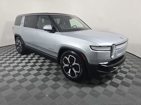 Used 2024 Rivian R1S Adventure AWD/4WD image 7