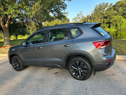 Used 2023 Volkswagen Taos S FWD image 4