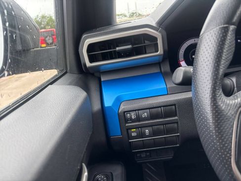 Used 2025 Toyota Tacoma TRD Off-Road AWD/4WD image 31