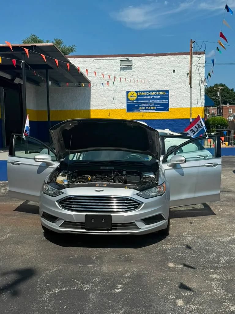 Used 2017 Ford Fusion SE w/ Fusion SE Technology Package FWD image 19