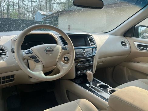 Used 2015 Nissan Pathfinder SV w/ Cargo Package image 18