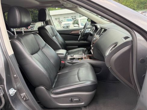 Used 2017 Nissan Pathfinder Platinum w/ Cargo Package AWD/4WD image 10