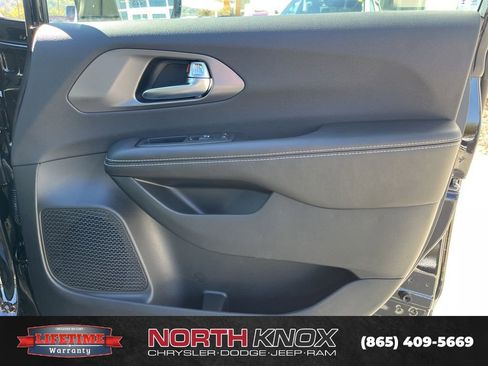 New 2026 Chrysler Voyager LX image 29