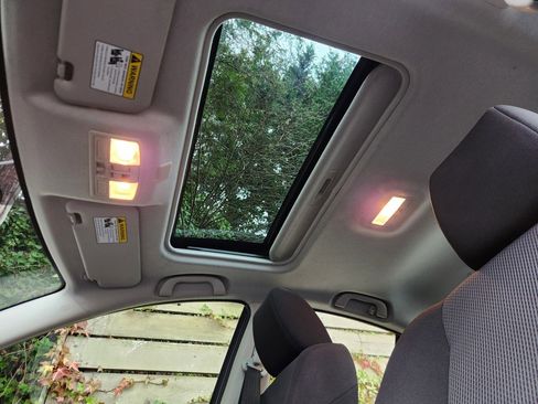 Used 2011 MAZDA MAZDA3 i Touring image 8