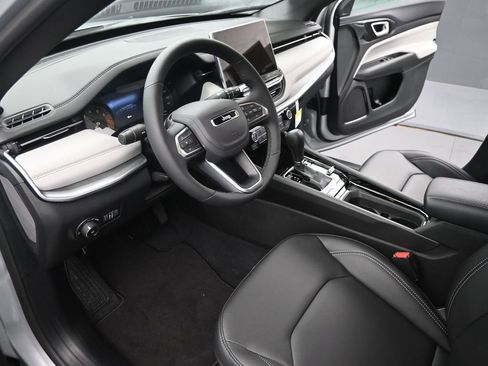 New 2026 Jeep Compass Limited image 9