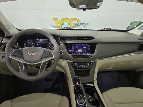 Used 2021 Cadillac XT5 Premium Luxury image 14