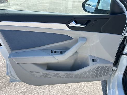 New 2026 Volkswagen Jetta SE FWD image 17