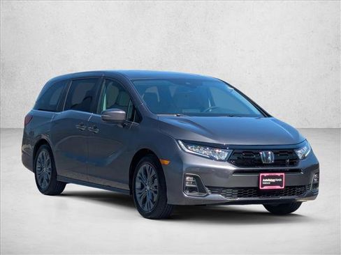 New 2026 Honda Odyssey Touring image 7