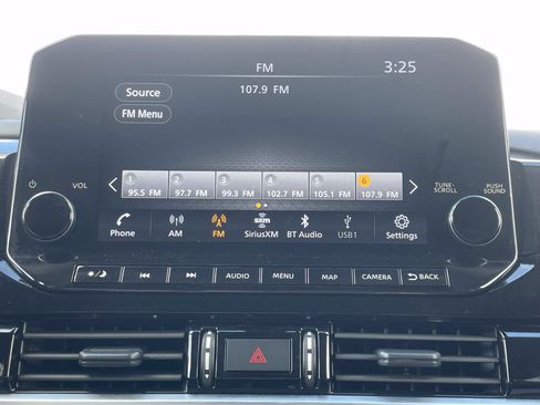 Used 2025 Nissan Pathfinder SL AWD/4WD image 25
