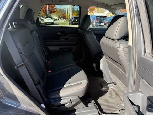 New 2025 Nissan Pathfinder SL w/ Lighting Package (N92) image 20