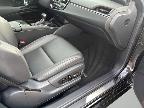 Used 2024 Lexus ES 350 w/ Premium Package image 16