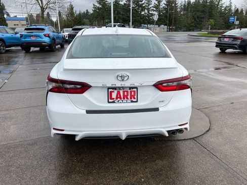 Used 2024 Toyota Camry SE image 7