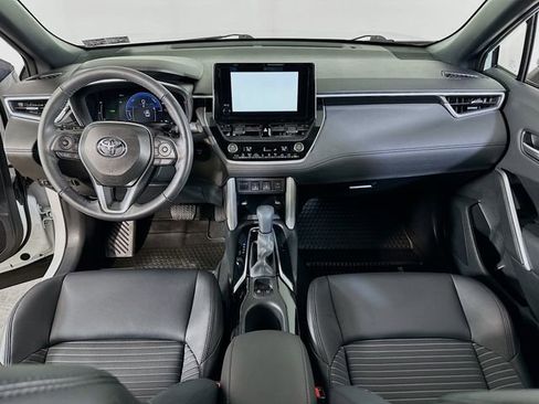 Used 2024 Toyota Corolla Cross AWD Hybrid w/ Convenience Package image 18