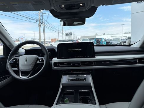 New 2026 Lincoln Aviator AWD image 10