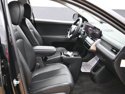 Used 2025 Hyundai Ioniq 5 SEL image 35