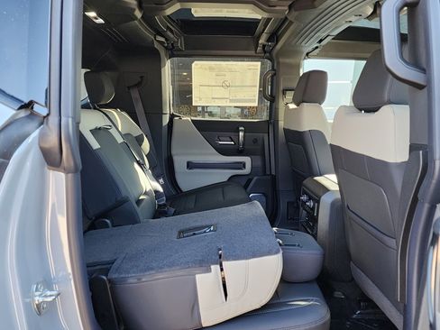 New 2026 GMC Hummer EV SUV image 51