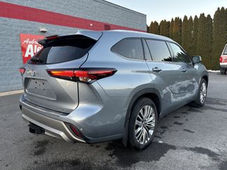 Used 2024 Toyota Highlander Platinum video 3