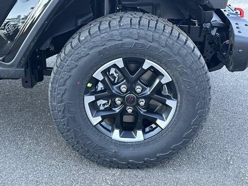 New 2026 Jeep Gladiator Rubicon w/ Technology Group AWD/4WD image 12