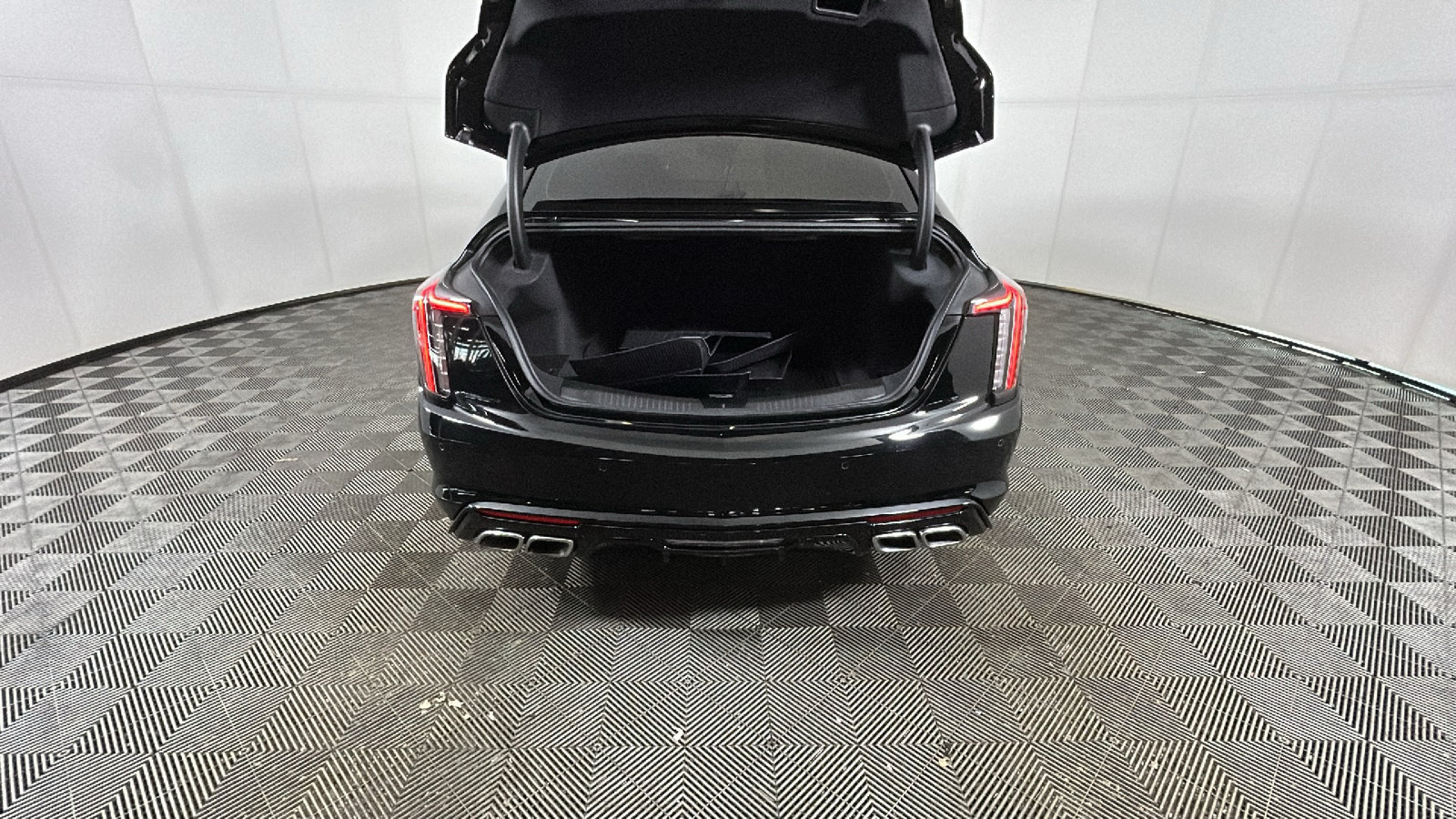 Used 2026 Cadillac CT5 V w/ Platinum Package AWD/4WD image 35