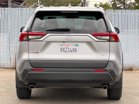 Certified 2021 Toyota RAV4 XLE w/ XLE Grade Weather Package AWD/4WD image 4