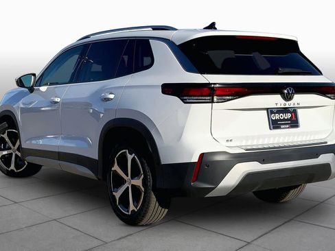 New 2026 Volkswagen Tiguan SE FWD image 11
