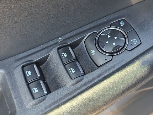 Used 2024 Ford Edge SEL image 16