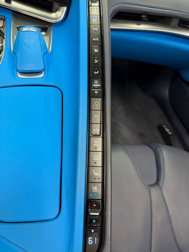 Used 2022 Chevrolet Corvette Stingray Premium Conv w/ Z51 Performance Package RWD image 23