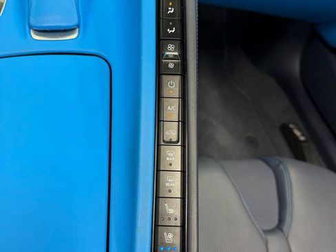 Used 2022 Chevrolet Corvette Stingray Premium Conv w/ Z51 Performance Package RWD image 23