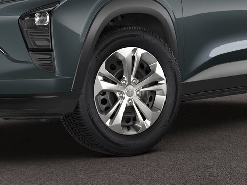 Used 2026 Chevrolet Trax LS w/ Driver Confidence Package FWD image 4