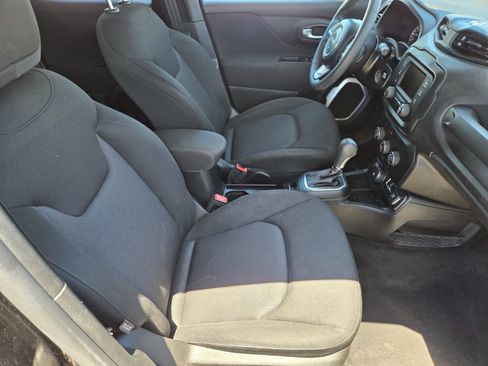 Used 2019 Jeep Renegade Sport w/ Sport Appearance Group AWD/4WD image 14