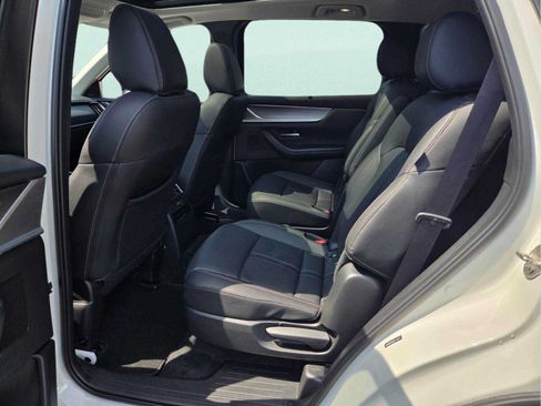 Certified 2024 MAZDA CX-90 Plug-In Hybrid w/ Premium Pkg AWD/4WD image 13