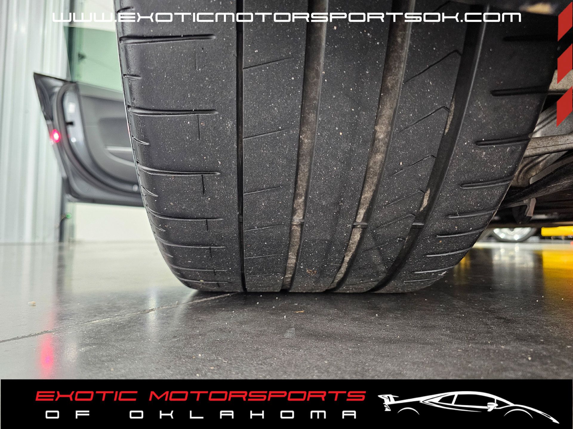 Used 2017 Audi R8 V10 w/ Carbon Exterior Package AWD/4WD image 37