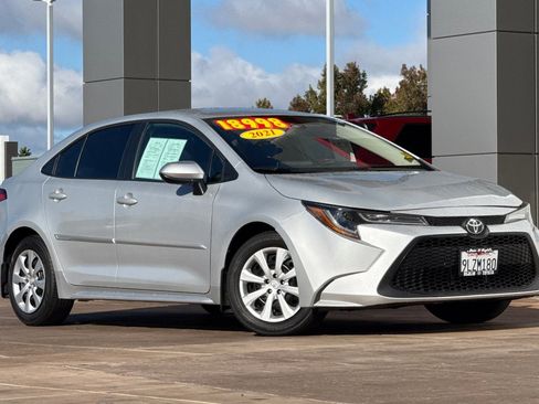 Used 2021 Toyota Corolla LE w/ Carpet Mat Package (TMS) image 2