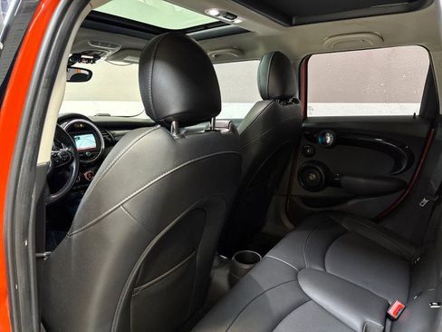 Used 2019 MINI Cooper S w/ Premium Package image 38