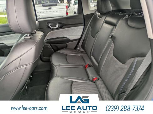 Used 2022 Jeep Compass Latitude FWD image 10