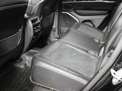 Used 2023 Jeep Grand Cherokee Trailhawk AWD/4WD image 36