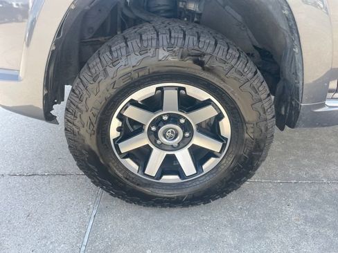 Used 2013 Toyota 4Runner Limited AWD/4WD image 30