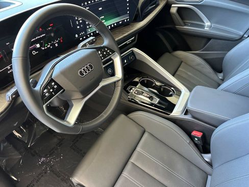 Used 2025 Audi Q5 Premium w/ Premium Plus AWD/4WD image 10