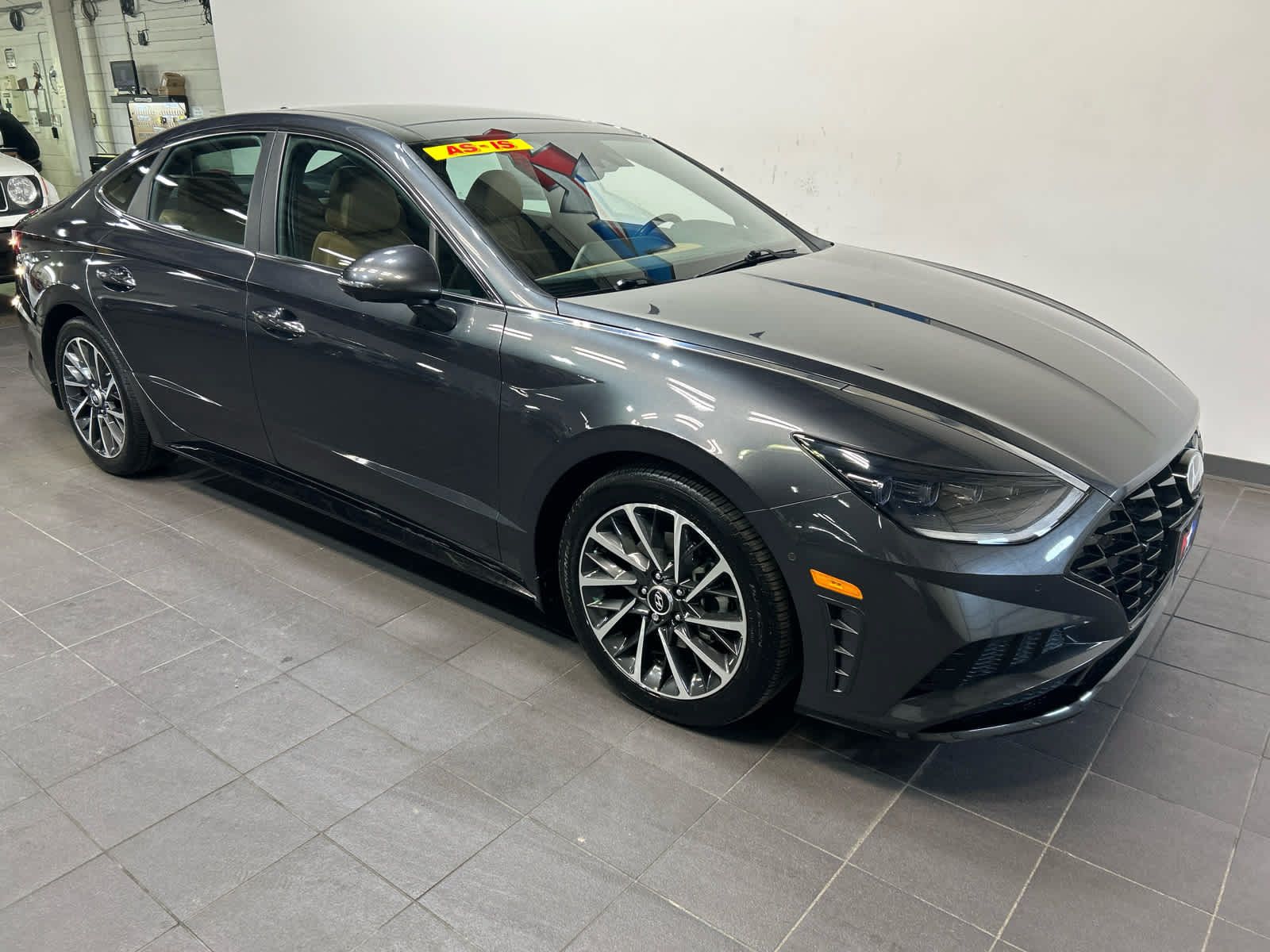 Used 2020 Hyundai Sonata Limited FWD image 2