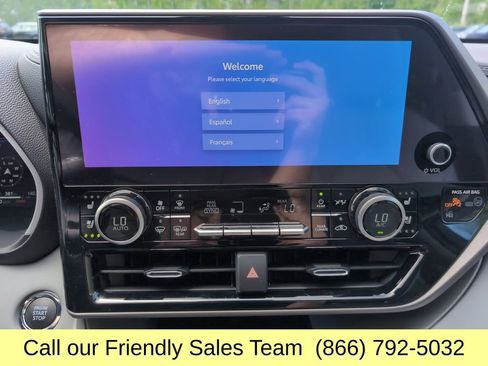Used 2023 Toyota Highlander Limited AWD/4WD image 19