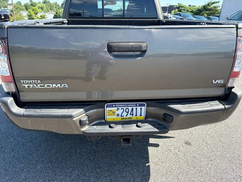 Used 2014 Toyota Tacoma 4x4 Access Cab V6 w/ TRD Sport Package image 21
