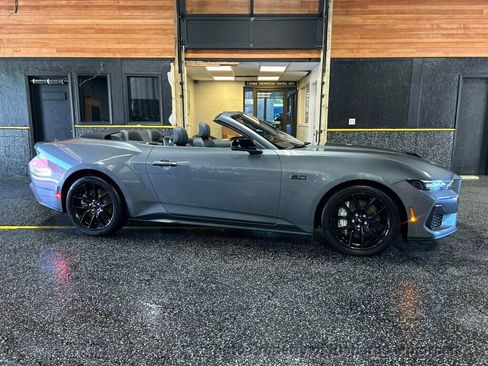 Used 2025 Ford Mustang GT Premium RWD image 28