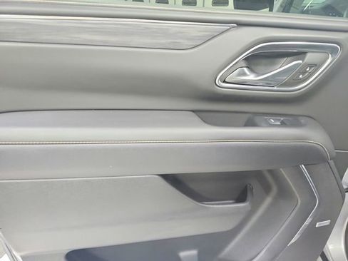 Used 2024 GMC Yukon XL SLT RWD image 44