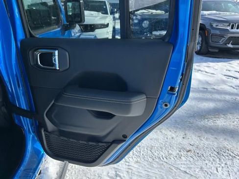 New 2025 Jeep Gladiator High Tide image 27