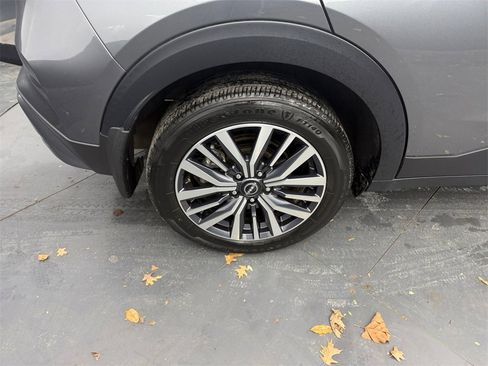 Used 2024 Nissan Kicks SV image 35