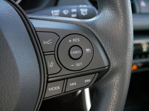 Certified 2025 Toyota RAV4 LE image 25