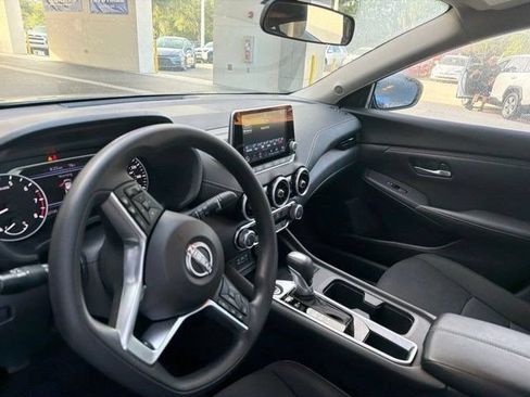 Used 2025 Nissan Sentra SV FWD image 4