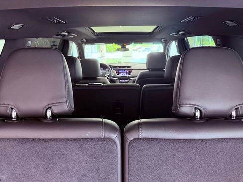 Used 2025 Cadillac XT6 Luxury FWD image 13