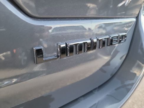 Used 2024 Jeep Grand Cherokee Limited w/ Black Appearance Package image 7